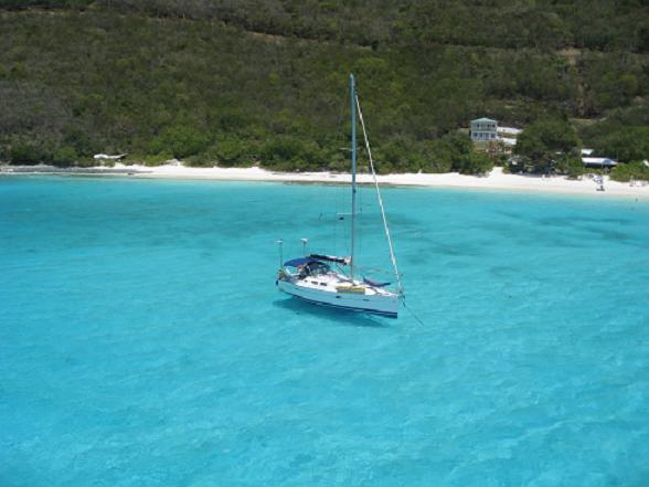 Beneteau Oceanis 373 på svai i Karibia