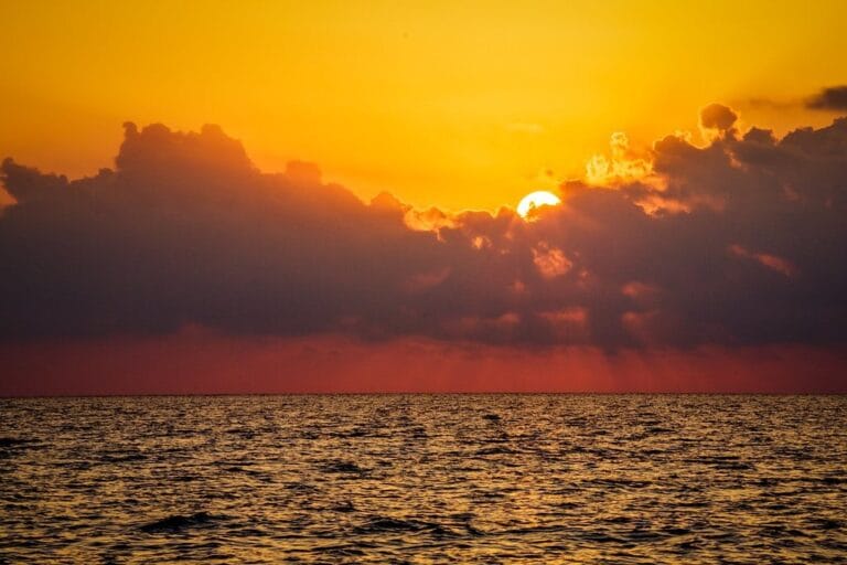 Nattseiling, solnedgang, seiling